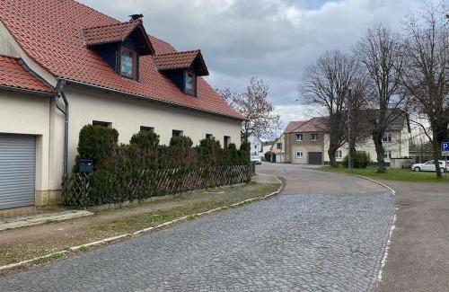 Glesien Apartamento | Wohnung im Grünen, Haus Cara, 120m², 4 Zi, Kü, Bad