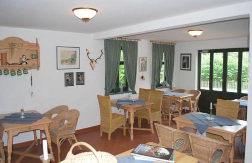 Dargun Apartamento | Wohnung in Dargun mit Pool und Streichelzoo, cleaning included
