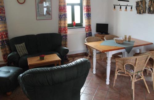 Dargun Apartamento | Wohnung in Dargun mit Pool und Streichelzoo, cleaning included
