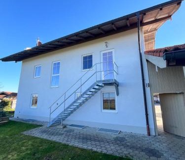 Waging am See Apartamento | Wohnung mit Bergblick