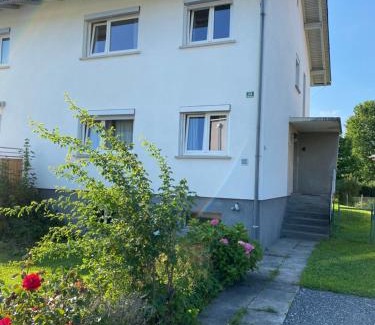 Mader Apartamento | WOHNUNG OBERGESCHOSS mit 3 Schlafzimmer in ruhiger Gegend