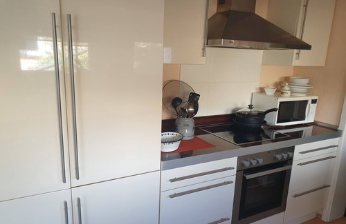 Hueckeswagen Apartamento | Wohnung, Voll Möbliert 85 m² vom 1.3. - 31.5.24 Oder Wochenweise zu Vermieten