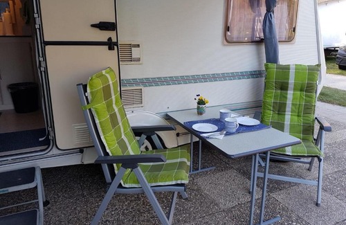 Schweppenhausen Apartamento | Wohnwagen Bachblick