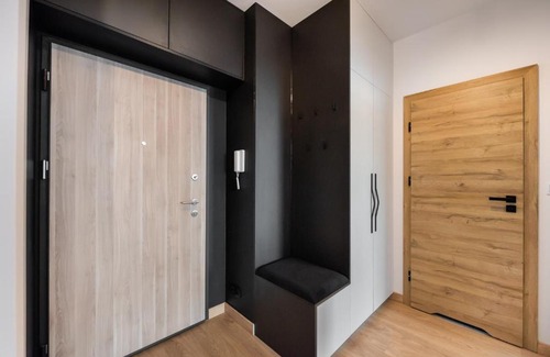Powazki Apartamento | Wola Skwer Sunny Apartment by BookingHost