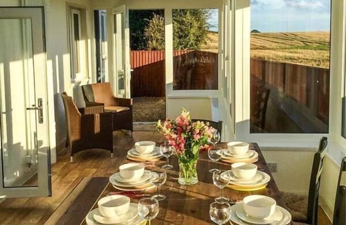 Muston Cabaña | Wold Cottage, HUNMANBY