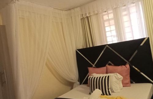 Nyeri Apartamento | Wolf Cabins 2