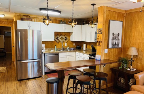 Marble Falls Cabaña | Wolf Creek Lodge in Beautiful Marble Falls Texas