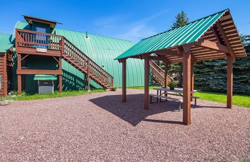 Coram Cabina | Wolf Den Cabin! 6 miles to Glacier!