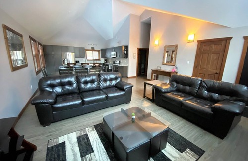 Valemount Casa | Wolf Den - Tres Habitaciones Casa, Capacidad 10