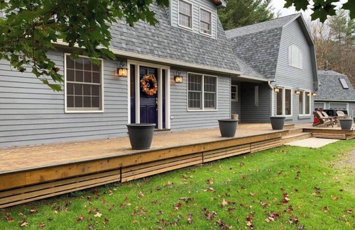 Hillsdale Casa | Wolf Hill Acres: A Charming & Modern Country Home
