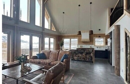 Lava Hot Springs Casa | Wolf Lodge Retreat