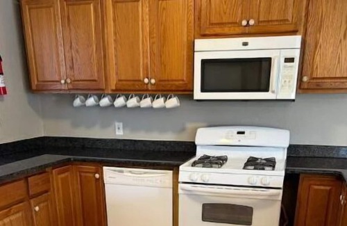 Northeast Anchorage Casa | Wolf lodge