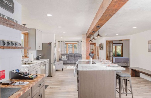 Fremont Casa | Wolf River Retreat - Sleeps 14