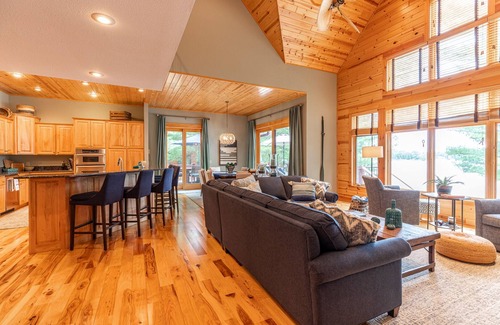 Crosslake Casa | WOLFCROSS - Lakefront Retreat on Whitefish Chain - 5BR 4 Bath