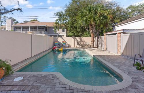 East Beach Casa | Wolfe Cottage - 2225 Bruce Drive