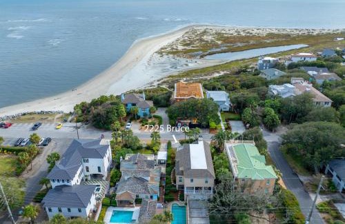 East Beach Casa | Wolfe Cottage - 2225 Bruce Drive