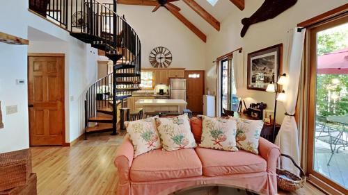 Franklin Casa | Wolfe's Way