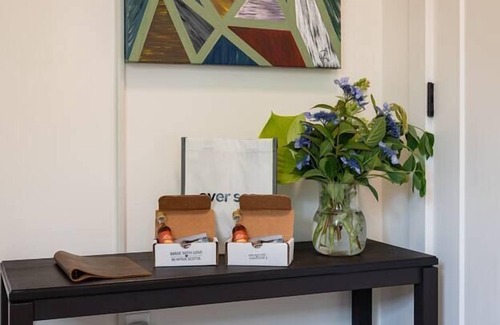 Wolfville Casa | Wolfville Fabulous Downtown Suite with Parking, AC, Laundry