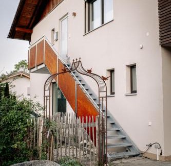 Kiefersfelden Apartamento | wolke 7, Bergblick Apartment, Kingsizebett & Schlafcouch, Balkon & Garten