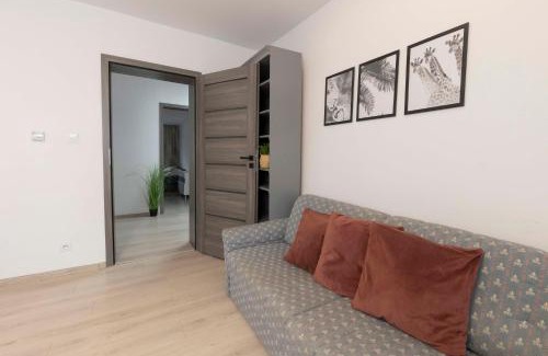 Fabryczna Apartamento | WOLSKA APARTMENT 80m2 - 7 people, 3 rooms