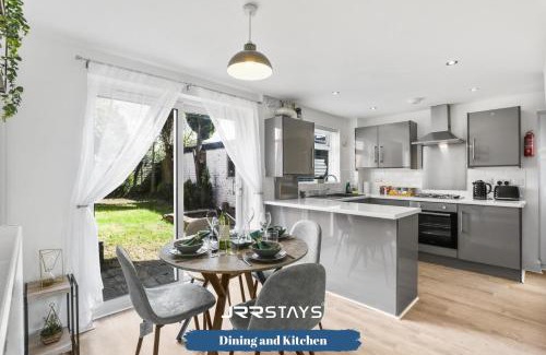 Wolverhampton Casa | Wolverhampton - Amazing 3 Bedroom, Sleeps 6, Wi-Fi - JRR Stays