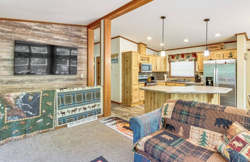 Hackensack Cabina | 'Woman Lake Chain Retreat' w/ Deck & Dock!
