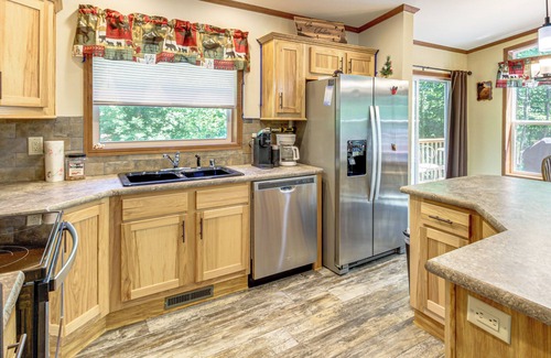 Hackensack Cabina | 'Woman Lake Chain Retreat' w/ Deck & Dock!