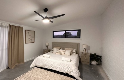 East Lynne Otro | Wombat Creek Retreat