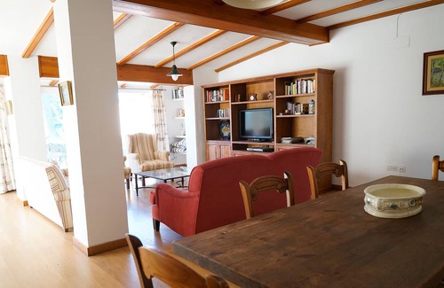 El Puerto de Santa María Chalet De Esquí | Maravilloso chalet con piscina privada en urbanización Vistahermosa