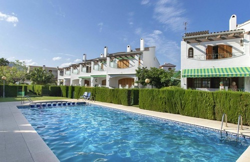 L'Hospitalet de l'Infant Casa | Estupenda casa de vacaciones para 6 personas con piscina, TV, patio y aparcamiento