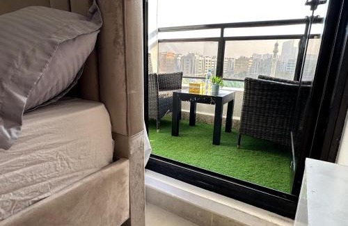 Madinat Zayed Hostal | Wonder Balcony Room - Heart of Abu Dhabi