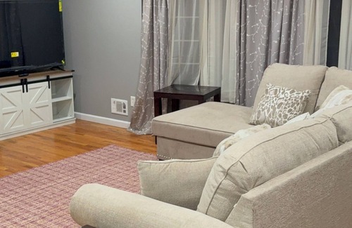 North Brunswick Apartamento | Wonderful 3-bedroom apartment non smoking in North Brunswick Township with AC