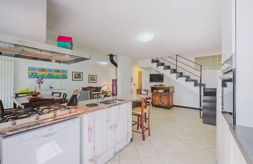 Velva Casa | Maravillosa casa de vacaciones para 8 personas con WIFI, TV, terraza y mascotas permitida