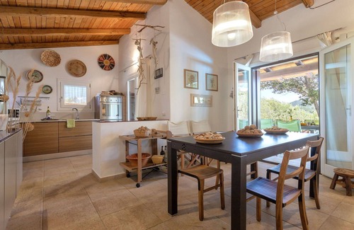 Trudda Casa | Maravillosa casa de vacaciones privada para 5 personas con A/C, WIFI, piscina privada, TV y patio