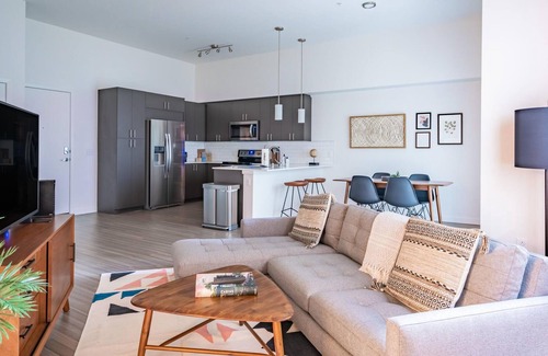 Redmond Apartamento | Wonderful 1BR in Redmond, Rooftop + Pet-Friendly