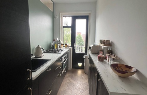 Transvaalbuurt Apartamento | Wonderful 2bed flat with balcony in charming Amsterdam Oost, near Amstel canal