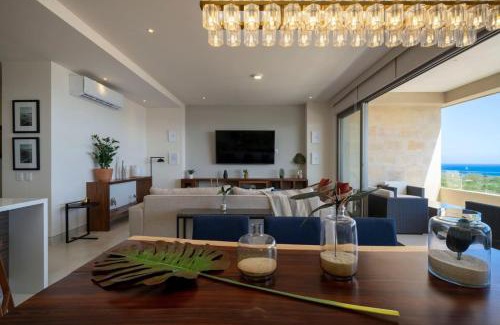 El Tezal Apartamento | Wonderful 2BR Condo with Ocean and Arch Views