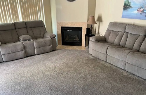 Bullhead City Casa | Wonderful 3 Bedroom River House..! Gated Community