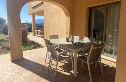 Nueva Milla de Oro Apartamento | Wonderful 3-bedroom apartment with garden and amazing views Hacienda Senorio Cifuentes Marbella
