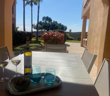 Nueva Milla de Oro Apartamento | Wonderful 3-bedroom apartment with garden and amazing views Hacienda Senorio Cifuentes Marbella