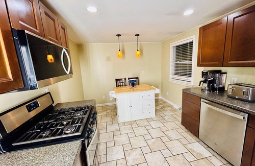 Cheektowaga Casa | Wonderful 3-bedroom house in Cheektowaga