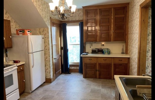 Oneonta Casa | Wonderful 4 bedroom home with WiFi in lovely Oneonta. Only 2 with beds currently