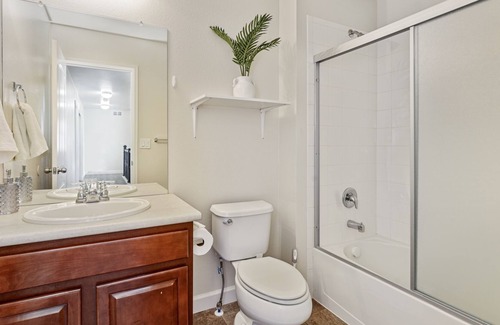 Aurora Casa | Wonderful 5-Bedroom Residence With Fireplace