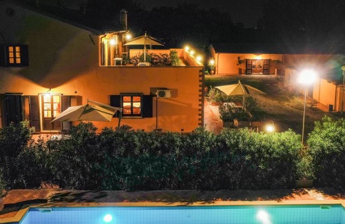 Rosignano Marittimo Apartamento | Apartamento de tres habitaciones de 65m2 con piscina en el campo a 3 km del mar.