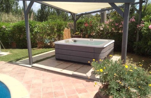 Rosignano Marittimo Apartamento | Apartamento de tres habitaciones de 65m2 con piscina en el campo a 3 km del mar.