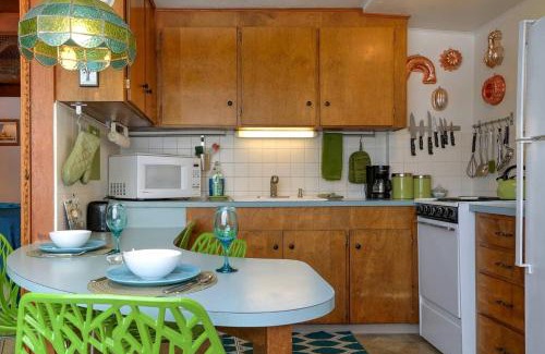 Otter Rock Chalet De Esquí | Wonderful A frame Nestled Amidst Trees in Otter Rock, Oregon