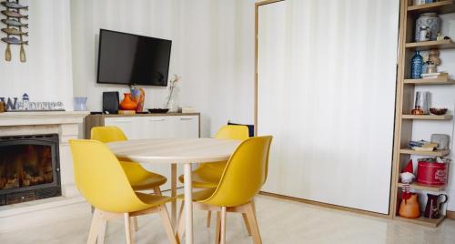 Ferragudo Apartamento | Wonderful Apartment in Ferragudo 2Double Beds near Beaches and Golf