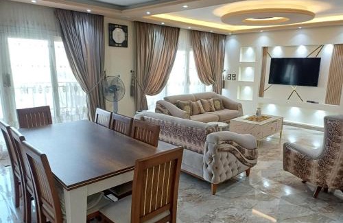 Al Duqqi Apartamento | Wonderful apartment on Egyptian hunting club