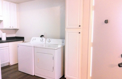 Kabrich Crescent Apartamento | Wonderful Apartment in Hokie Nation!