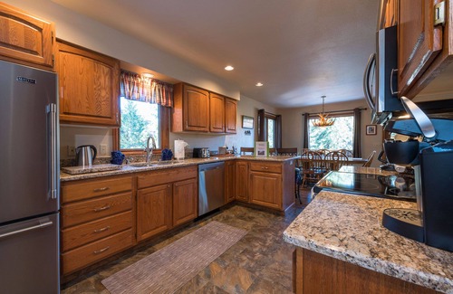 Aspen Brook Casa | NUEVO - ¡SU RETIRO DE ESCAPADA DE VACACIONES! Entra en RMNP y Just Steps to the River